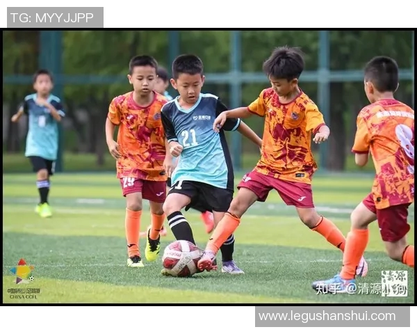 高清足球明星队服儿童图片展示让孩子们感受足球魅力与激情