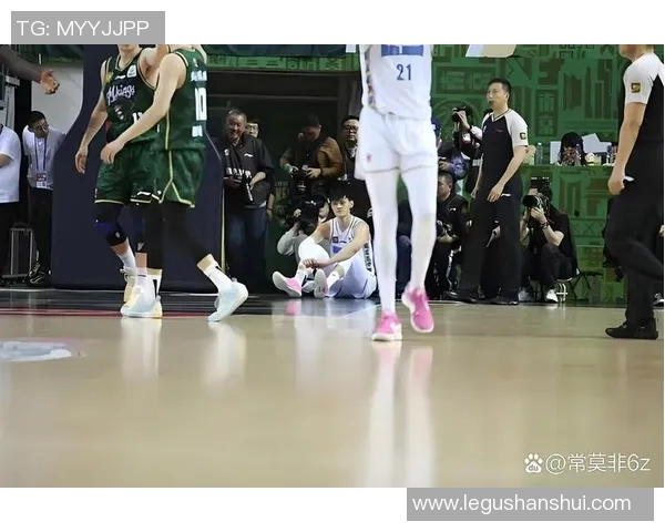 曾凡博：从青涩新星到篮球赛场的闪耀之星的成长之路